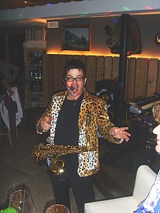 26-Party im Pfelderer Hof mit Sax-Martl.jpg